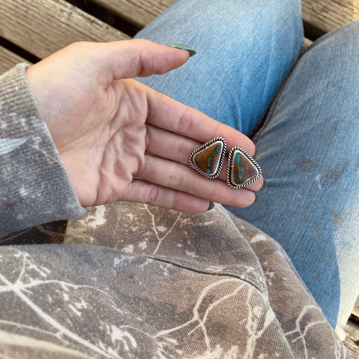 Royston Ribbon Studs