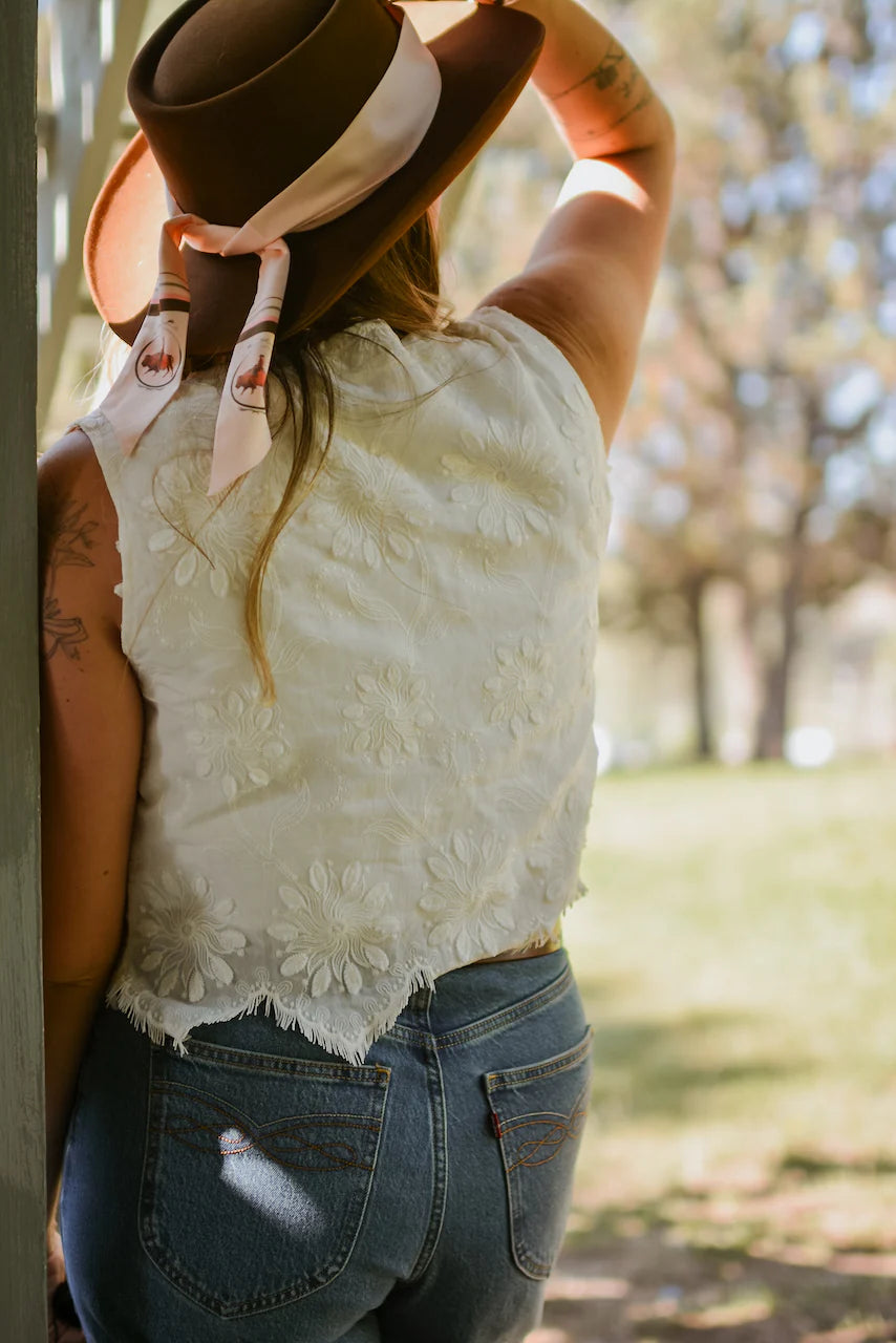 Roamin' Cowgirl Bison Twilly