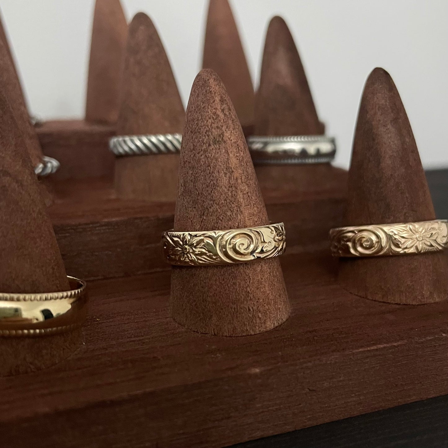 The Daisy Band - Gold