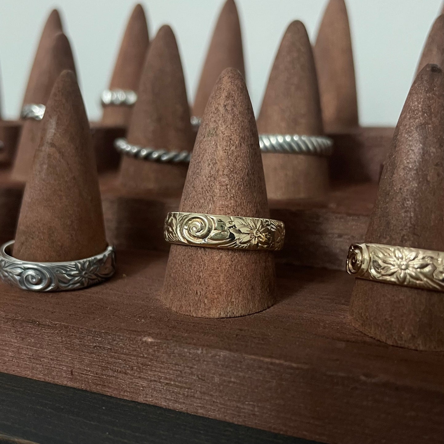 The Daisy Band - Gold